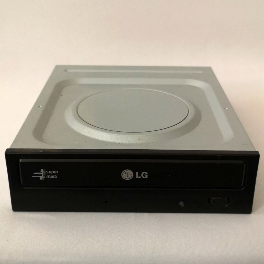 LG Super Multi DVD Rewriter Model GH24NS70 New Old Stock & Shelf-pull Not Tested